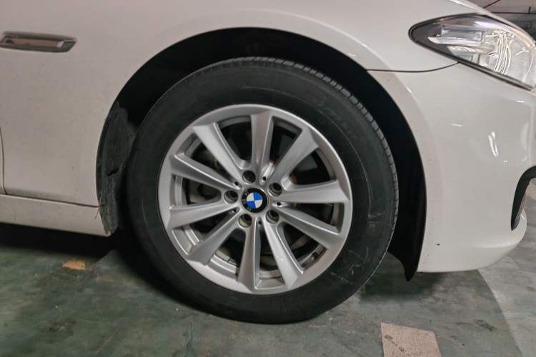 Used BMW 5 Series 2017 520Li Elegant Edition

