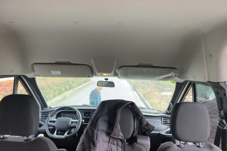 Used JMC Fushun 2023 2.0T Manual Mid-Drive Mid-Roof Commercial Multi-Purpose 7-Seater Passenger Vehicle Headliner