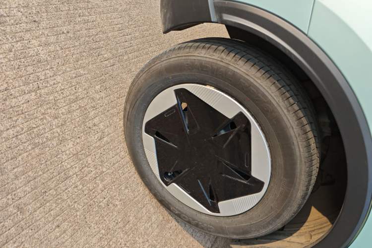 Used Geometry E Firefly 2024 301km Flowing Light
