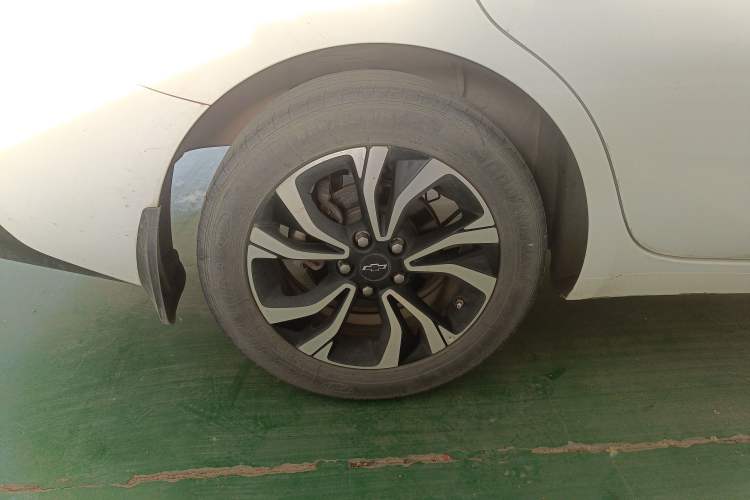 Used Chevrolet Monza 2019 RS 330T Automatic Comfort Edition China VI Standard Right Rear Wheel Hub