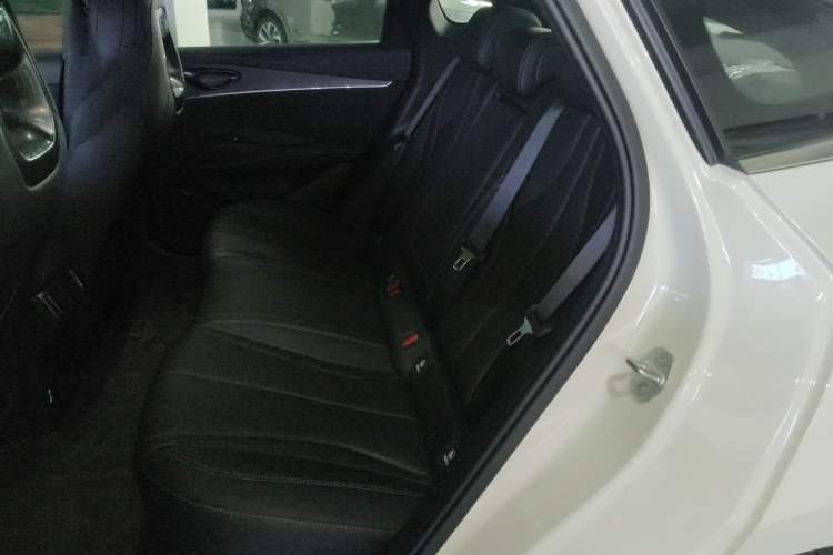 Used BYD Seal 06 New Energy 2025 DM-i Smart Drive 120KM Deluxe Model
