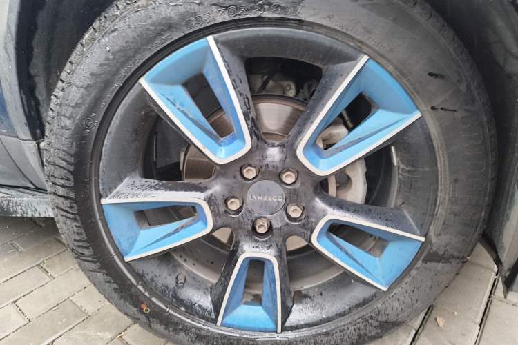 Used Lynk & Co 01 2017 2.0T Two-Wheel Drive Zhaopu Version Right Front Wheel Hub