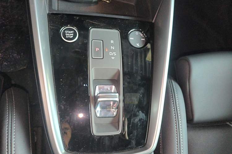 Used Audi A3 2024 A3L Limousine 35 TFSI Fashion Sport Model Gear Lever