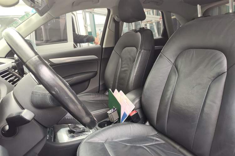 Used Audi Q3 2016 30 TFSI Collector's Edition Comfort Model
