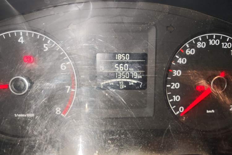 Used Volkswagen Sagitar 2012 1.6L Manual Comfort Model Odometer Close Up