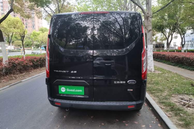 Used Ford Transit 2019 2.0T Diesel Multi-Purpose Commercial Vehicle Short Wheelbase Low Roof 6-Seater China VI Standard
