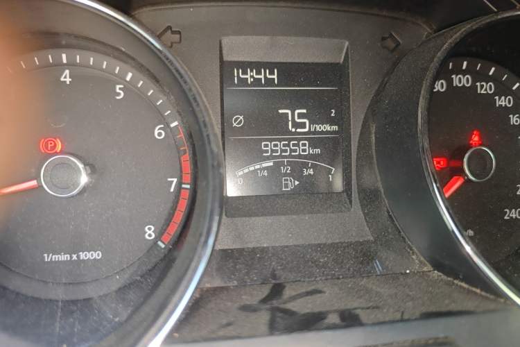 Used Volkswagen Bora 2014 1.6L Manual Fashion Edition Odometer Close Up