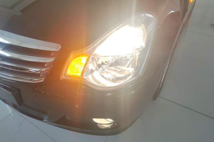 Used Nissan Sylphy 2016 Classic 1.6XE Automatic Leading Edition Left Front Headlight