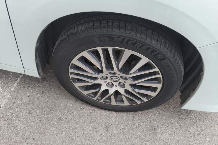 Used Toyota Alphard 2015 3.5L Luxury Edition
