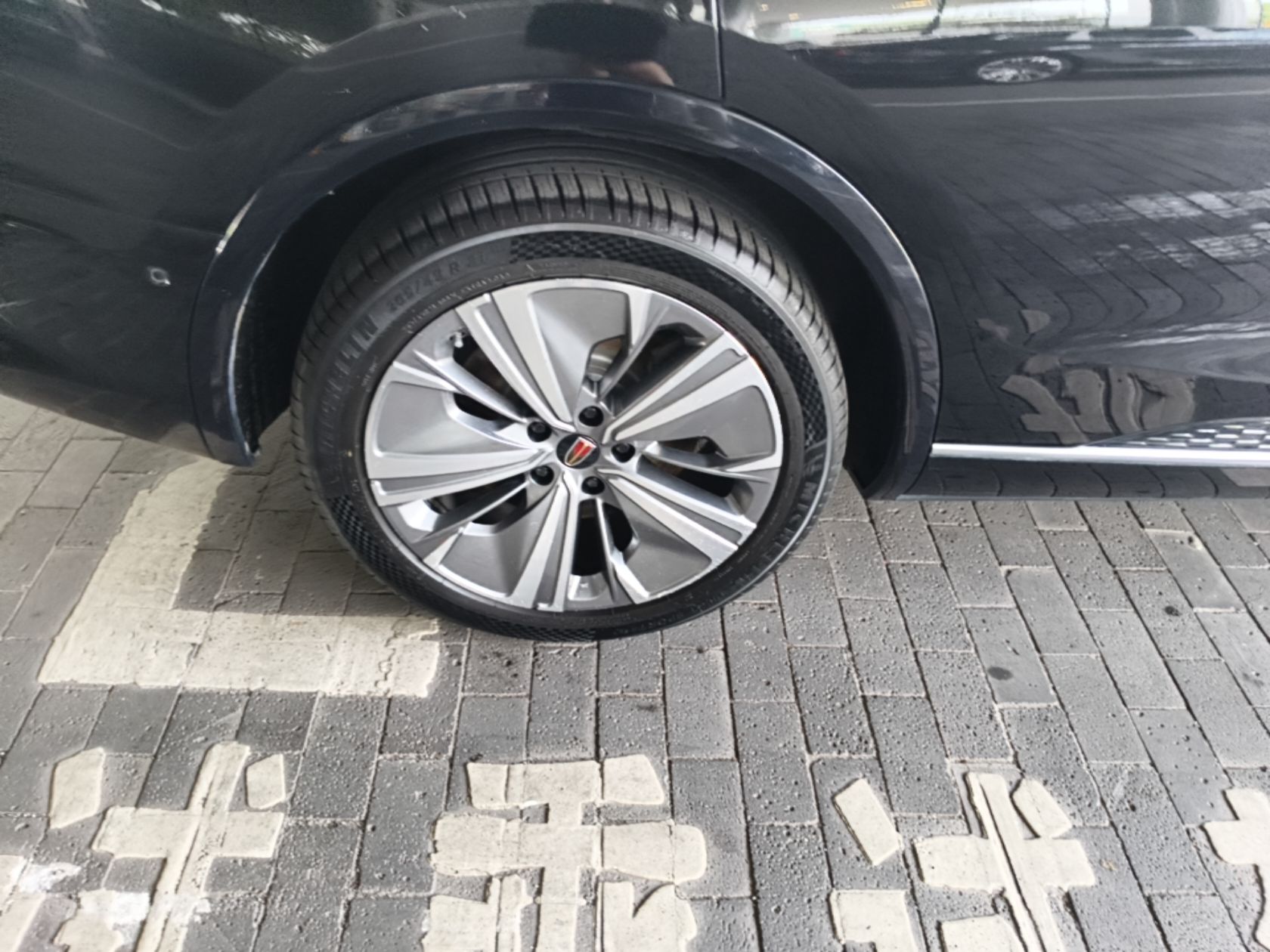 Hongqi E-HS9 2022 690 km Range Flagship Edition Six Seats — снимка 11