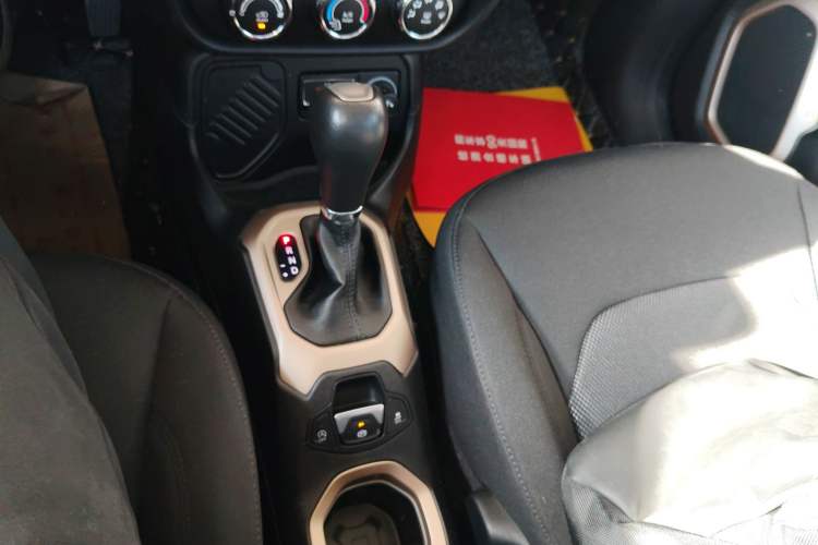 Used Jeep Renegade 2017 180T Automatic High-Energy Version
