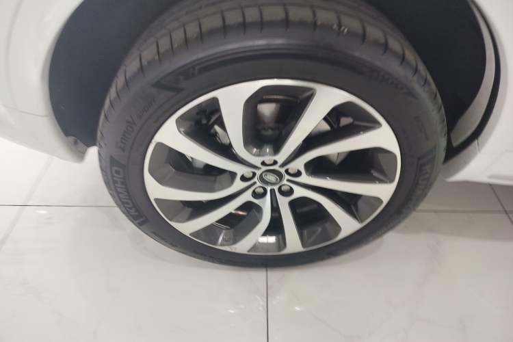 Used Land Rover Discovery Sport 2024 Performance Tech Edition Right Rear Wheel Hub