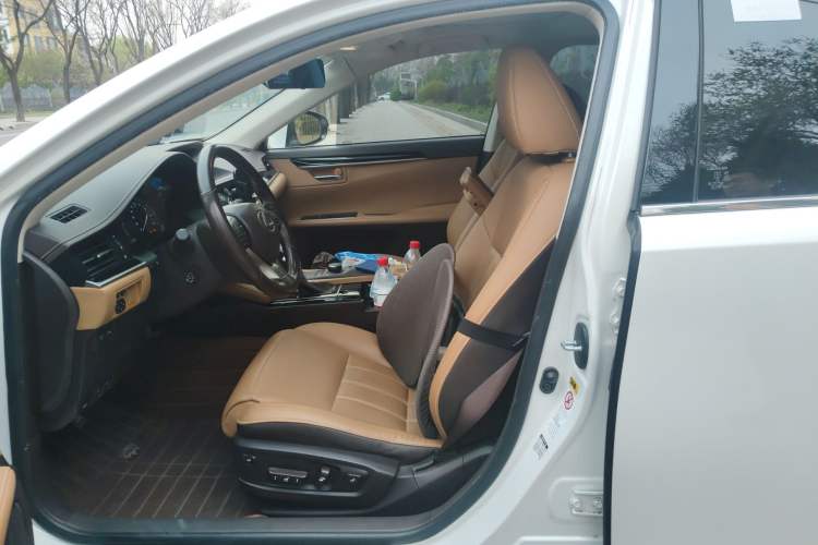 Used Lexus ES 2015 300h Comfort Edition