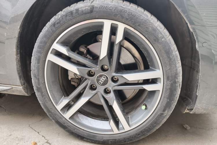 Used Audi A4L 2022 40 TFSI Luxury Dynamic Model
