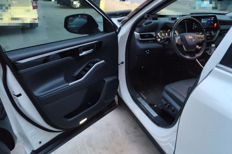 Used Toyota Highlander 2022 Dual-Engine 2.5L Four-Wheel Drive Prestige Version 7 Seats Driver Seat