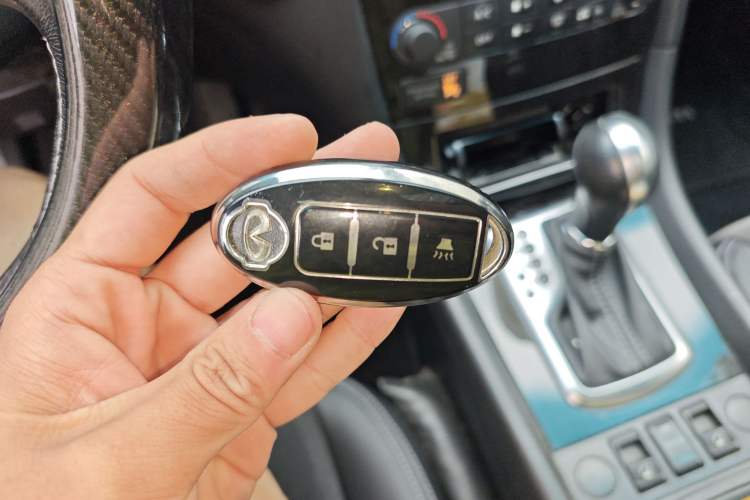 Used Infiniti QX50 2015 2.5L Comfort Edition Interior 1