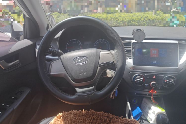 Used Hyundai Verna (new generation) 2016 1.4L Manual Cool Edition GLS Steering Wheel