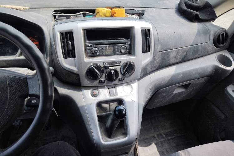 Used Nissan NV200 2013 1.6L Luxury Model China IV Standard Audio And AC Panel