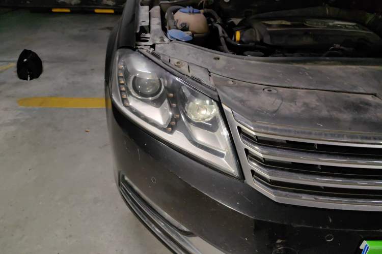 Used Volkswagen Magotan 2015 1.8TSI Prestige Model Right Front Headlight