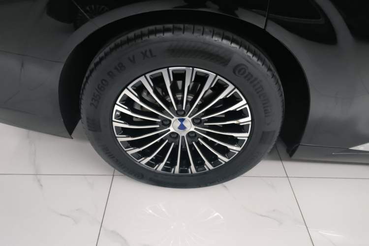 Used Denza D9 2024 DM-i 980 Four-Wheel Drive Prestige Model
