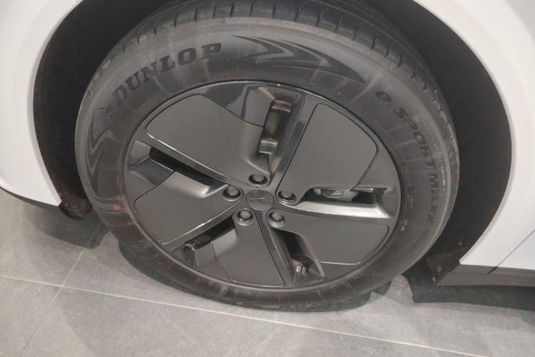 Used Li Auto i6 2025 Model Two-Wheel-Drive Standard Type