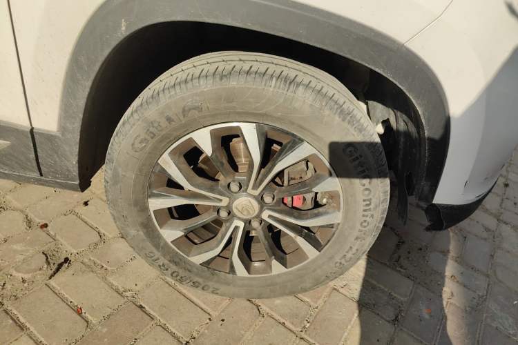 Used Baojun 510 2017 1.5L Manual Luxury Model Right Front Wheel Hub