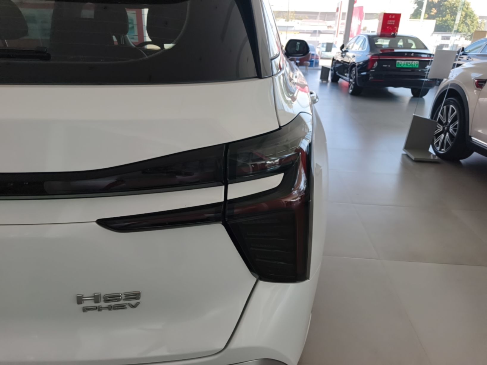 Hongqi HS3 PHEV 2025 Model 117km Jingwei Edition — снимка 9