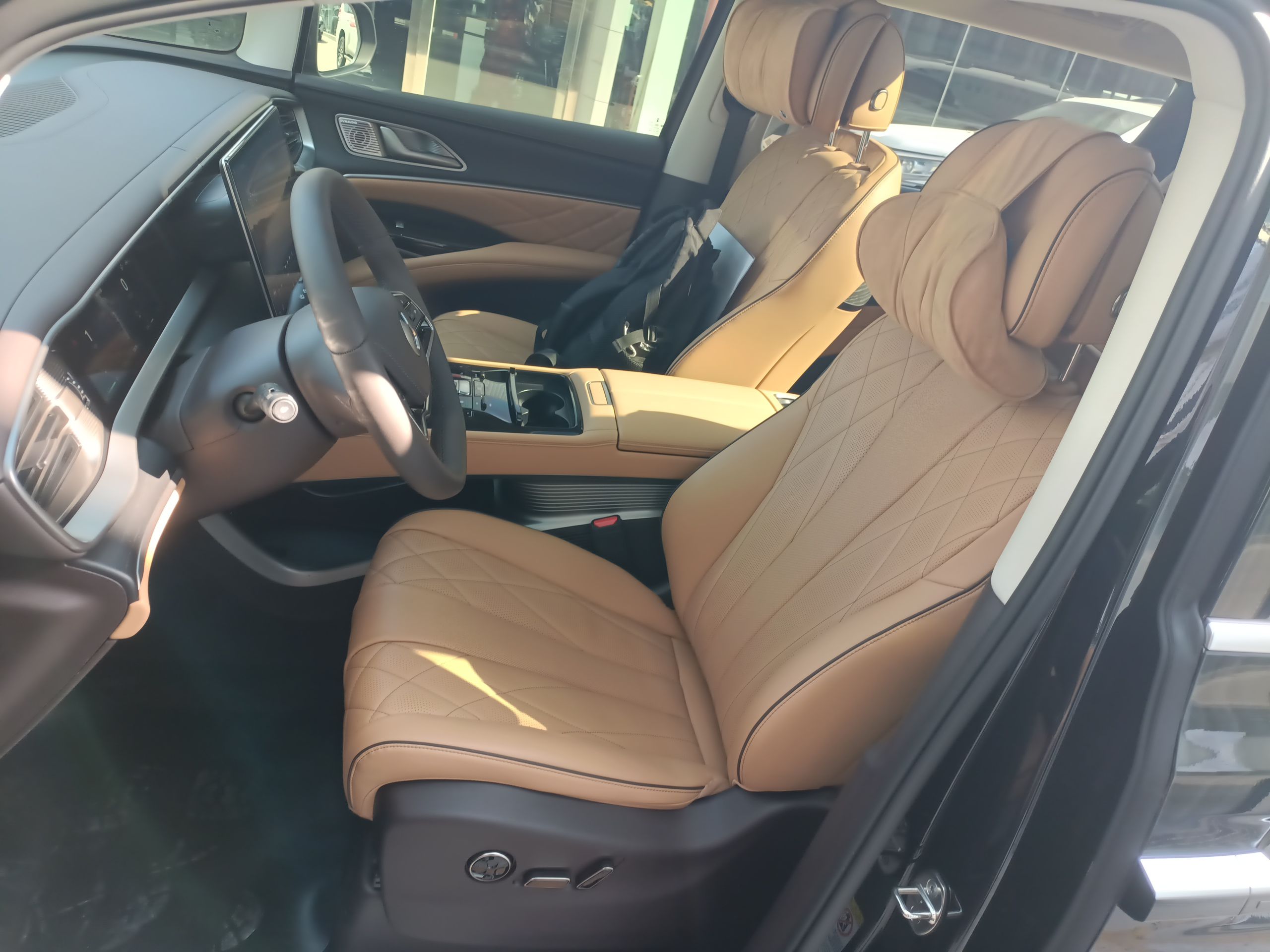 Переднее сиденье в автомобиле