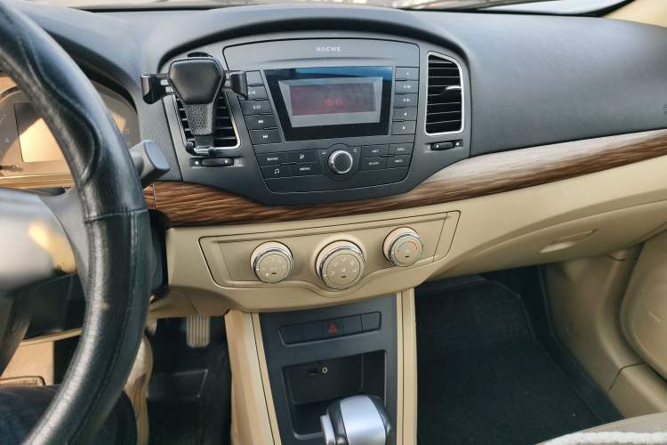 Used Roewe 350 2013 350S 1.5L Automatic Xunda Edition
