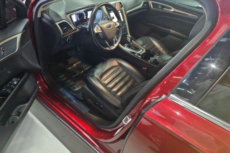 Used Ford Mondeo 2013 2.0L GTDi 200 Luxury Model Driver Seat