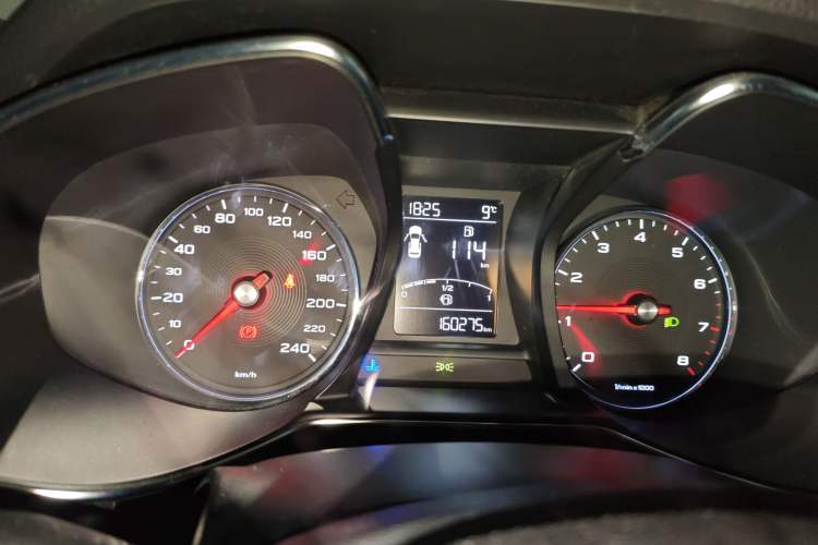 Used MG 6 2017 20T Manual Luxury Smart Connect Version China V Standard
