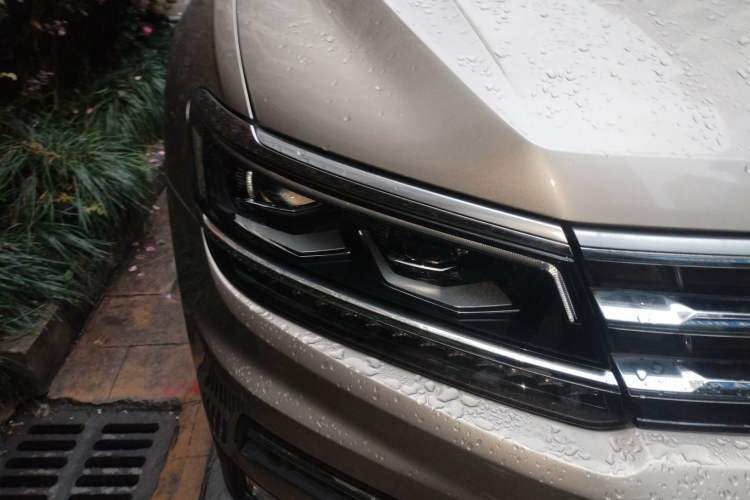 Used Volkswagen Tiguan L 2017 330TSI Automatic Two-Wheel Drive Flagship Edition Right Front Headlight