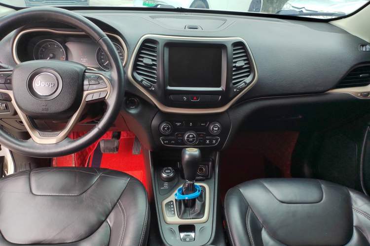 Used Jeep Cherokee 2014 2.4L Urban Edition