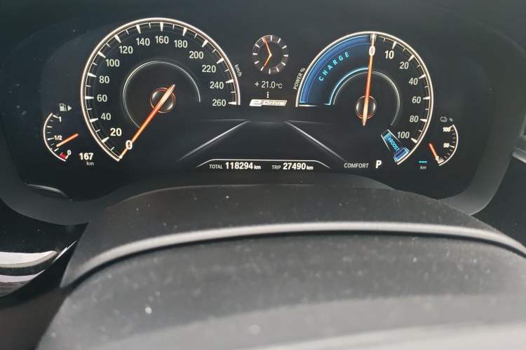 Used BMW 5 Series New Energy 2019 Updated Version 530Le Luxury Package Odometer Close Up