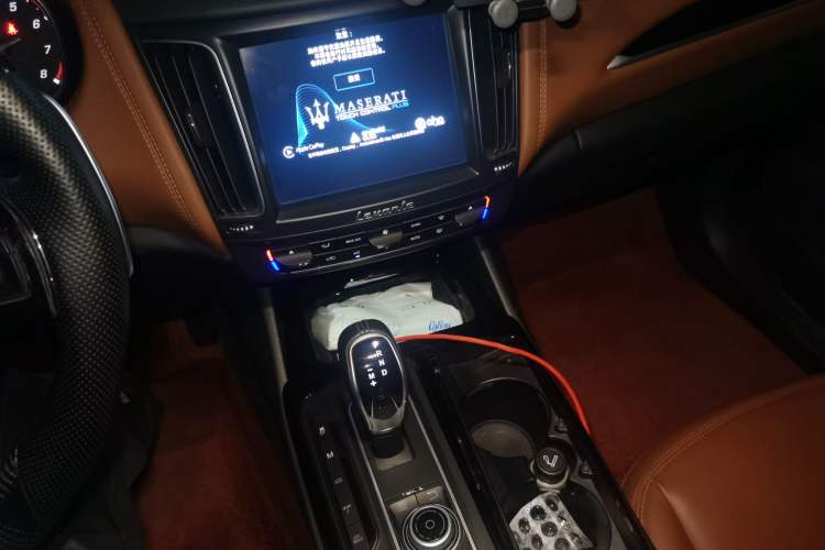 Used Maserati Levante 2016 3.0T Standard Edition Audio And AC Panel