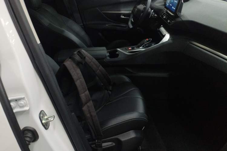 Used Peugeot 5008 2021 360THP 5-Seater Strength Edition Right Front Seat