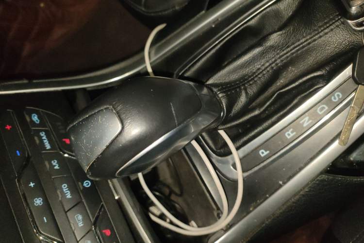 Used Ford Edge 2015 2.0T GTDi 4x4 High-Grade Model Gear Lever