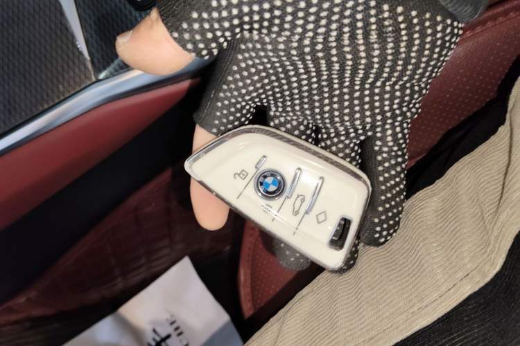 Used BMW i3 2023 eDrive 40 L Midnight Edition
