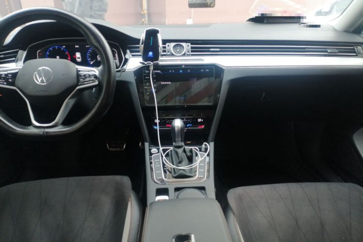 Used Volkswagen Magotan 2023 2 Million Units Commemorative Edition 330TSI DSG Luxury Version Audio And AC Panel