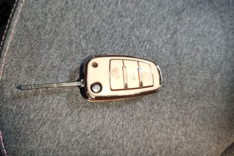 Used Chery QQ Ice Cream 2022 120km Conical Shape Lithium Iron Phosphate Vehicle Key