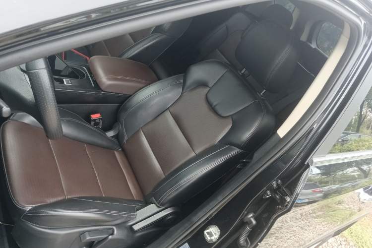 Used Dongfeng Fengon S560 2021 Revised 1.5T CVT Elite Version Left Front Seat