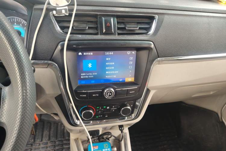 Used Jinbei New Hiace X30L CNG 2023 100L CNG Wealth Edition Bus 6/7-Seater Central Air-Conditioned Model SWCC15M Audio And AC Panel