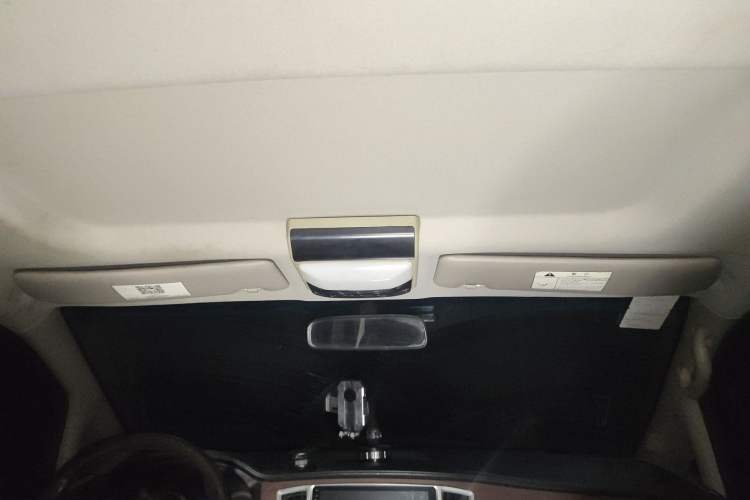 Used FORTHING Lingzhi 2018 M5L 1.6L 7-Seater Luxury Model
