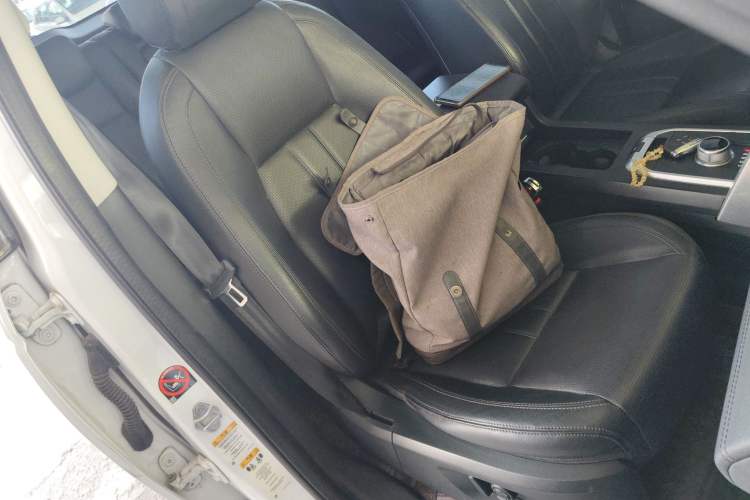 Used Land Rover Discovery Sport 2016 2.0T SE Right Front Seat