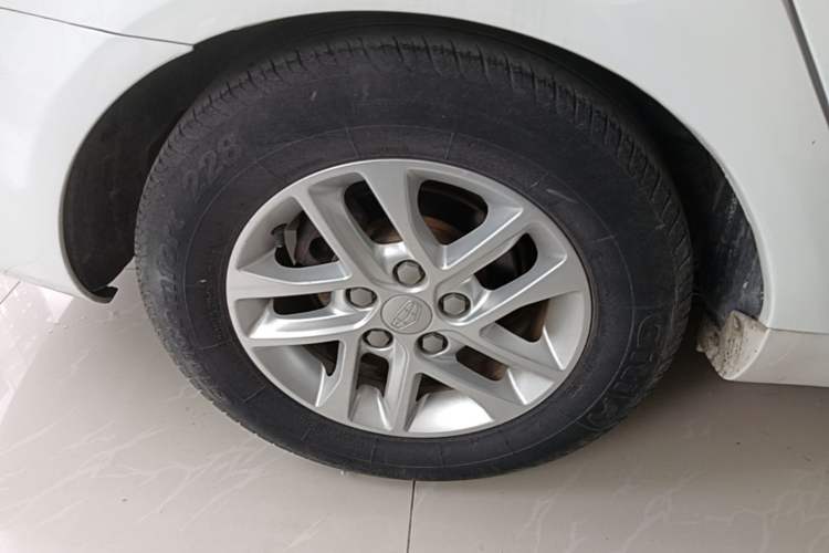 Used Geely Auto Emgrand 2016 Sedan 1.5L CVT Luxury Model