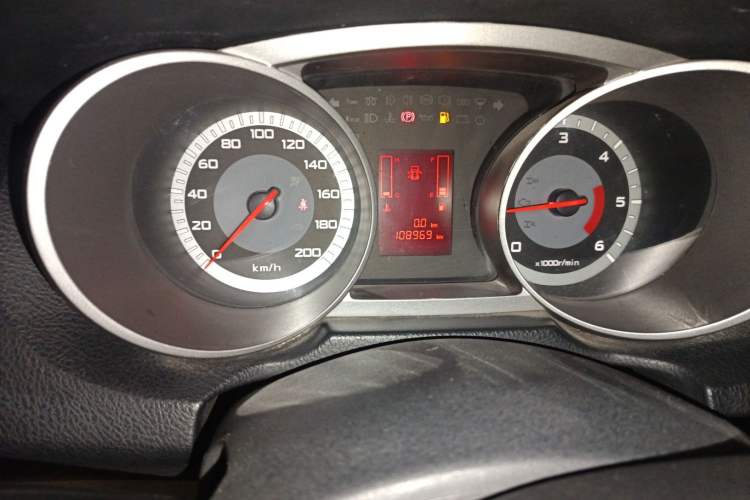 Used Land X8 2012 Explorer Edition 2.0T Diesel 4x2 Luxury Model