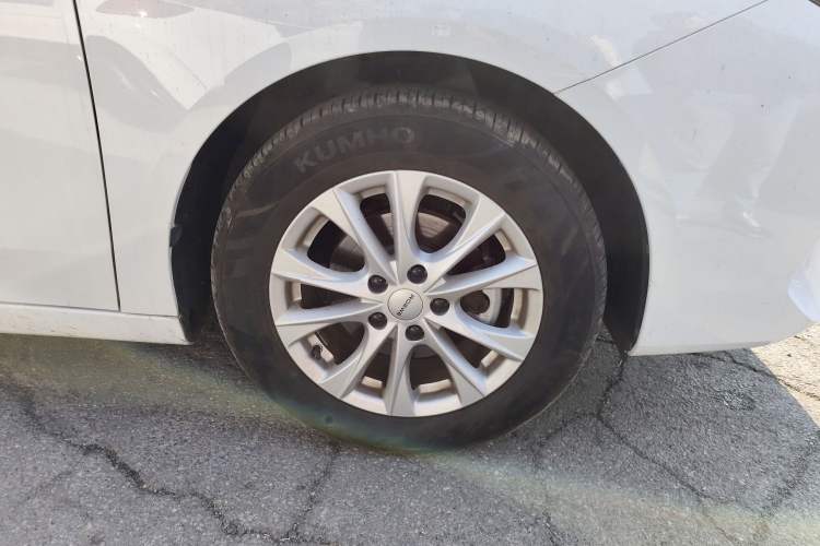 Used Roewe i5 2023 1.5L Manual Comfort Edition
