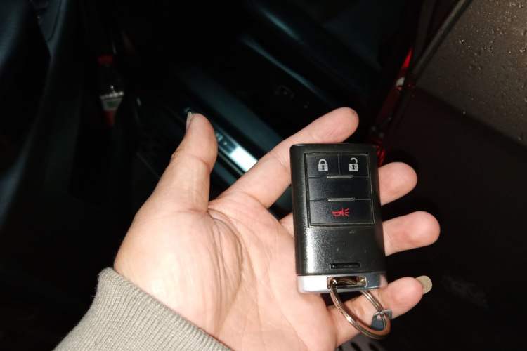 Used Chevrolet Captiva 2017 2.4L 4x4 Flagship Edition 7-Seater
