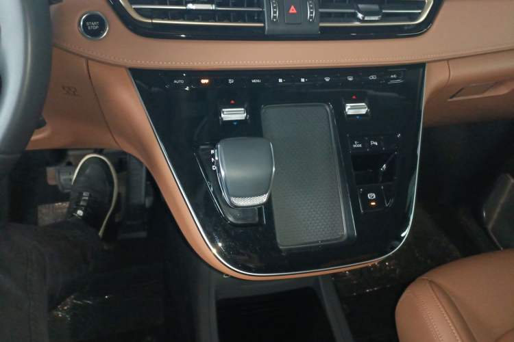 Used Hongqi HQ9 PHEV 2024 2.0T Four-Wheel Drive Business Edition Gear Lever