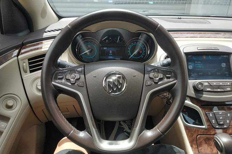 Used Buick LaCrosse 2013 2.4L SIDI Leading Comfort Version